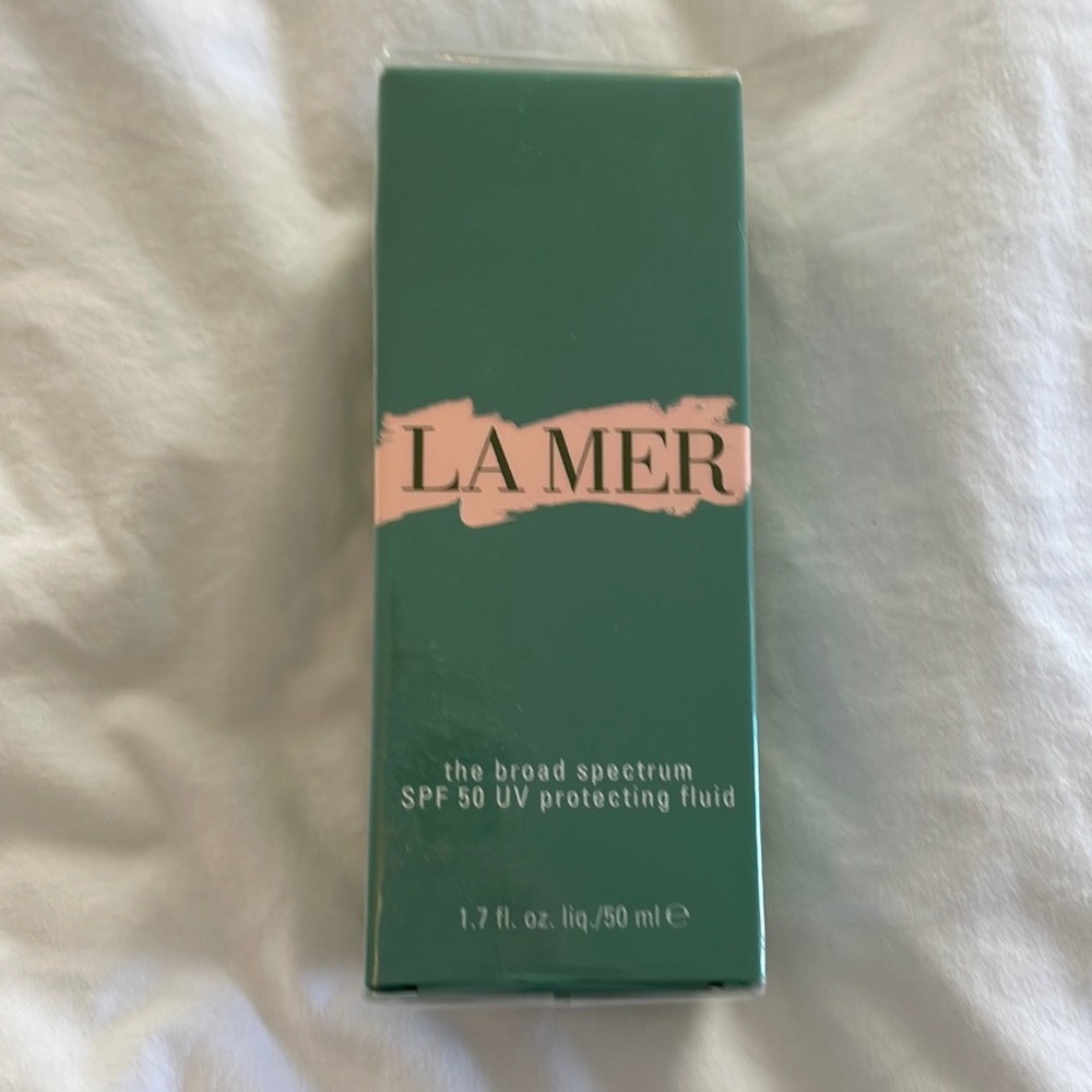 New, Unwrapped La Mer Broad Spectrum SPF 50 UV Protecting Fluid Sunscreen 1.7 oz